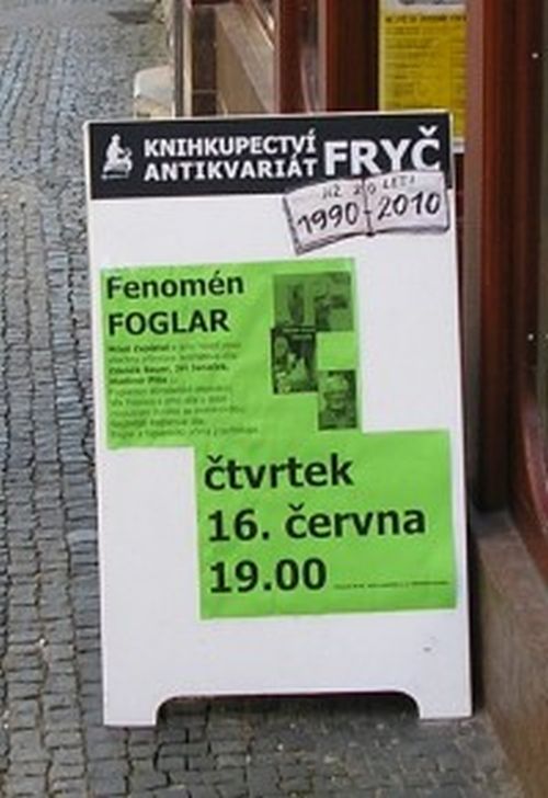 Zdeněk Bauer v knihkupectví Fryč